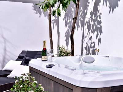 Pepi Residence: private garden and jacuzzi; duplex