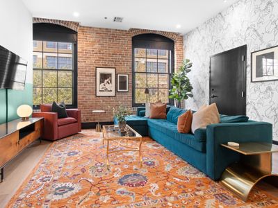 LUX 4BR/4BA Sleeps 12 Walk To Dome & Parade Route!