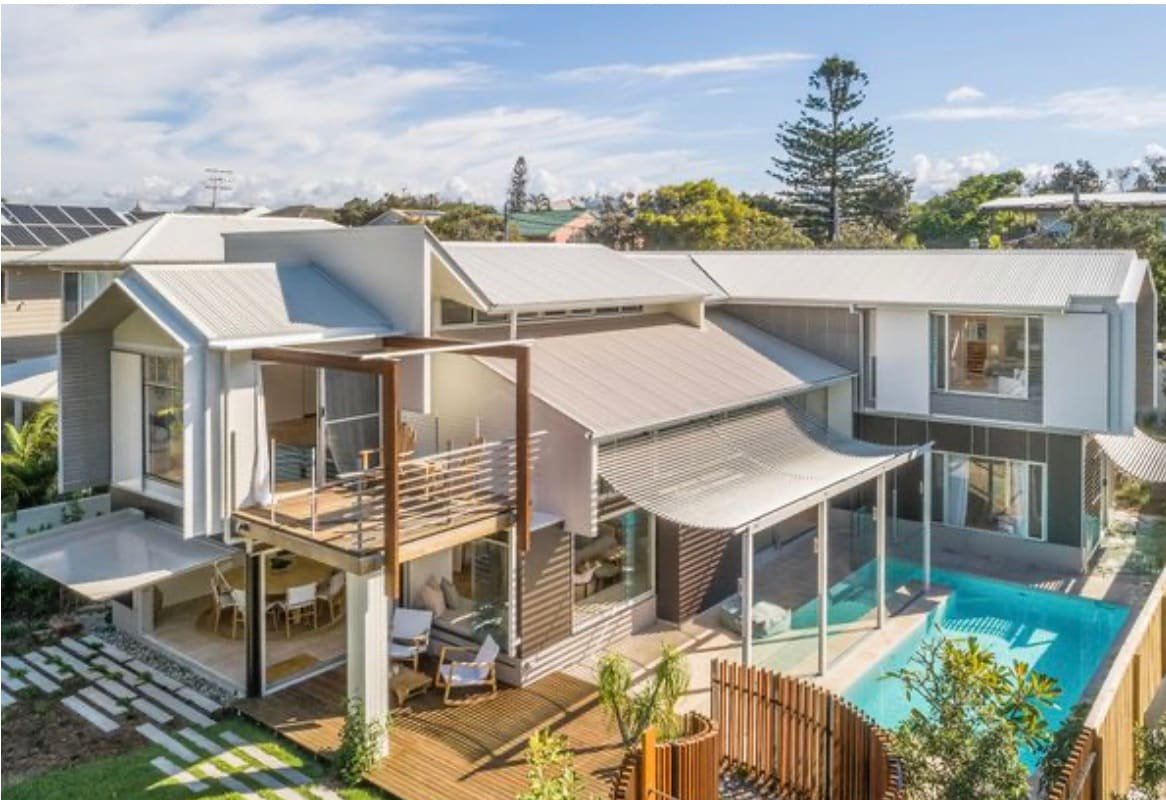 Beachfront Heated pool 1km to village gallery image 2