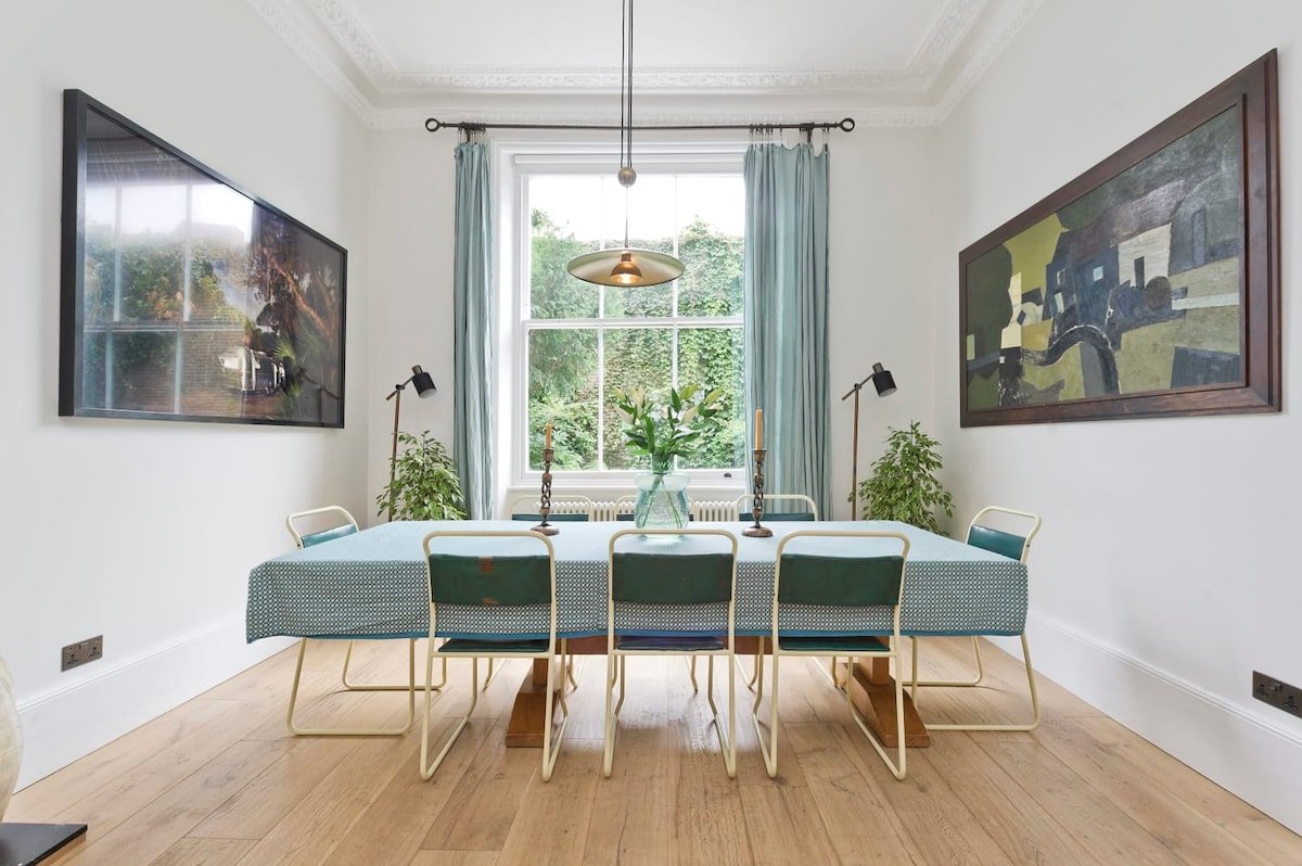 Gorgeous & Grand 5 Bed House, Holland Park gallery image 2