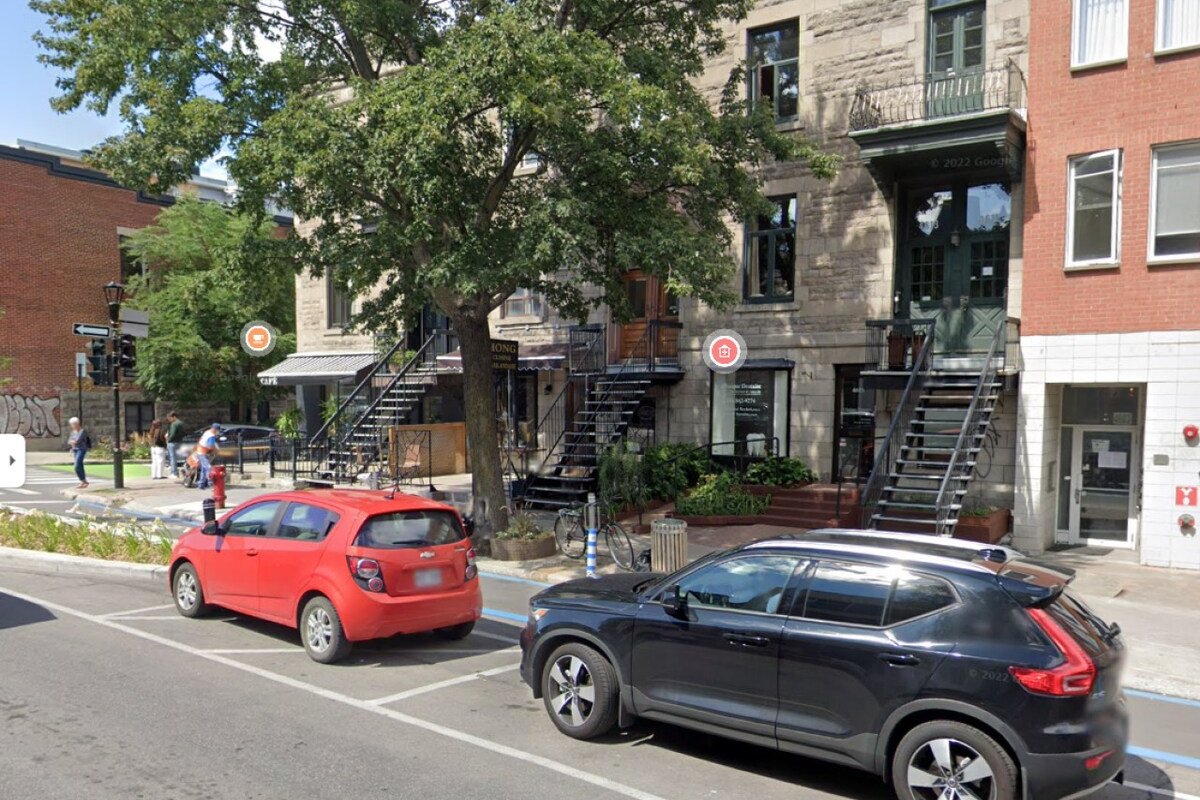 Elegant 4BR/2BA Penthouse – Stylish & Spacious gallery image 5