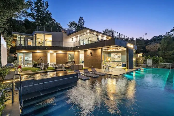 Hillside Estate: Pool & Jacuzzi gallery image 3