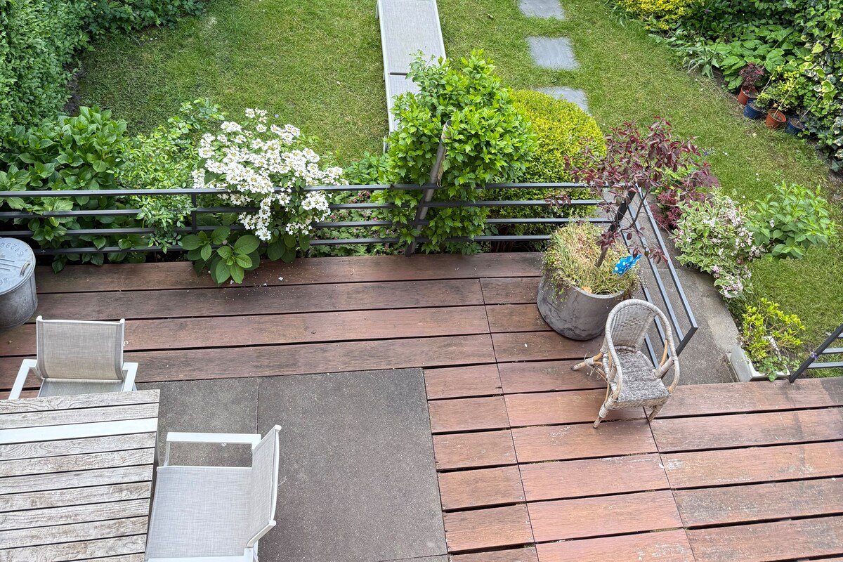 Spacious Family House with Garden in City Centre. gallery image 4