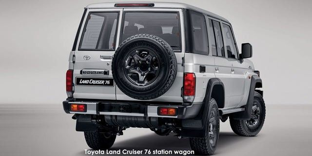 TOYOTA LANDCRUISER 76 2.8 GD-6 VX S/W A/T - 7 