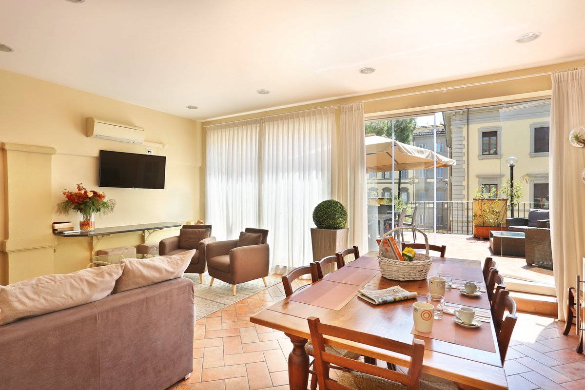 La Terrazza big apartment near Davide Michelangelo