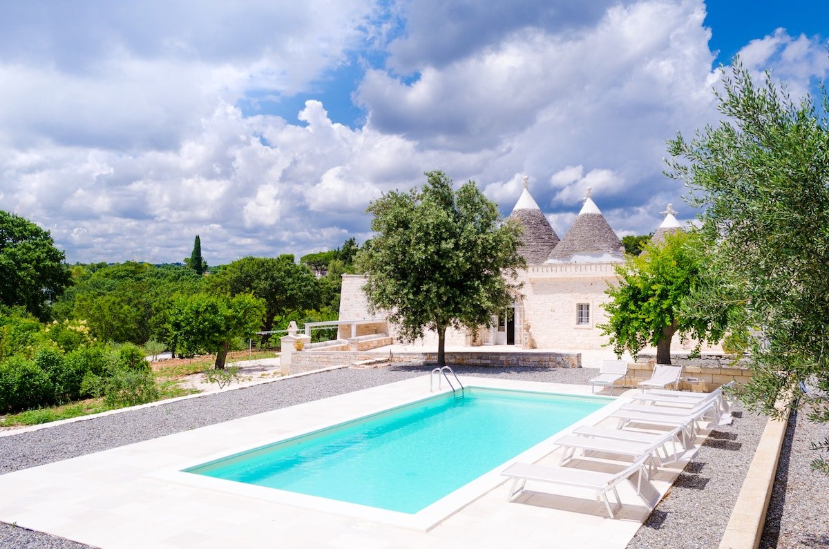 Fantastic Trulli Masseria with pool & big garden gallery image 2