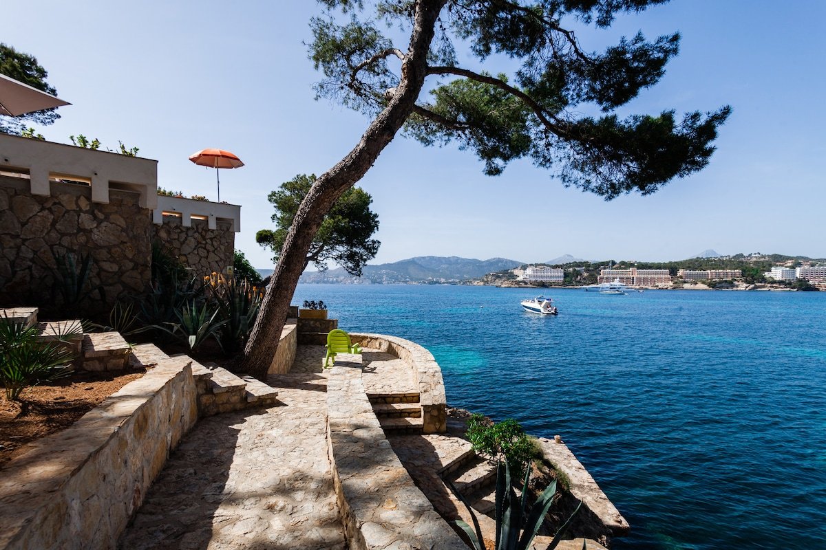 Luxurious Villa on the Sea gallery image 5