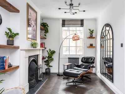 Stunning townhouse with large roof terrace