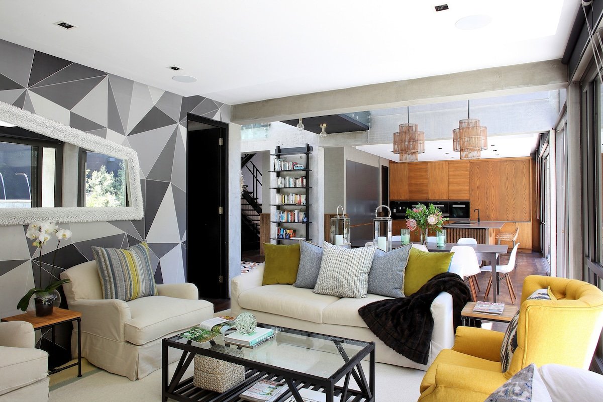 Luxurious Camps Bay Villa 5MinuteWalk To The Beach gallery image 2