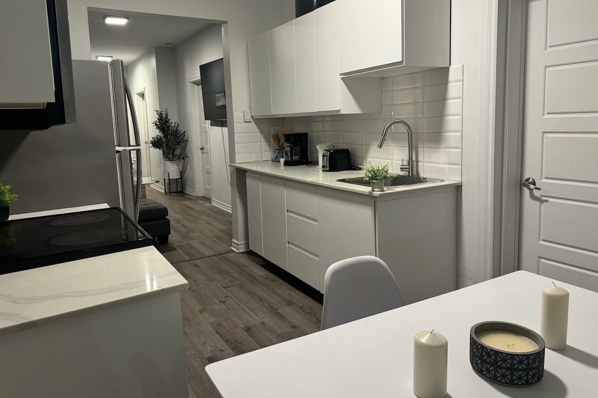 Cozy 3 Bedroom Home Near Downtown! gallery image 4