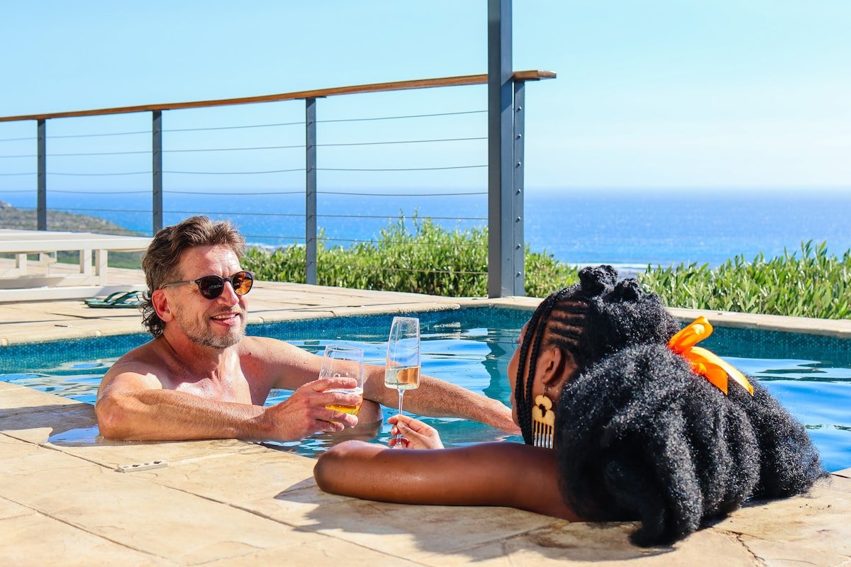 Ocean’s Horizon Villa | Epic Views, Pool & Hot Tub gallery image 4