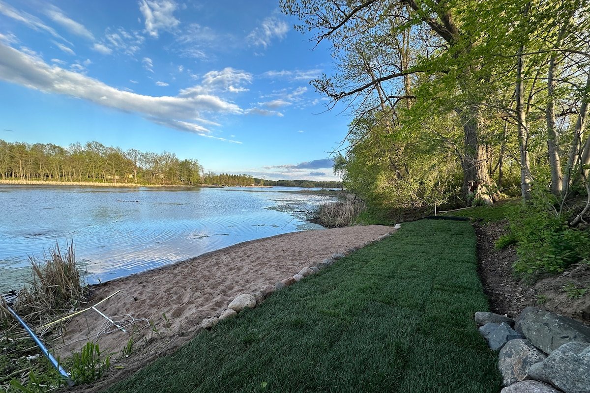 Nordic Harbor Haus – Lake living! gallery image 3