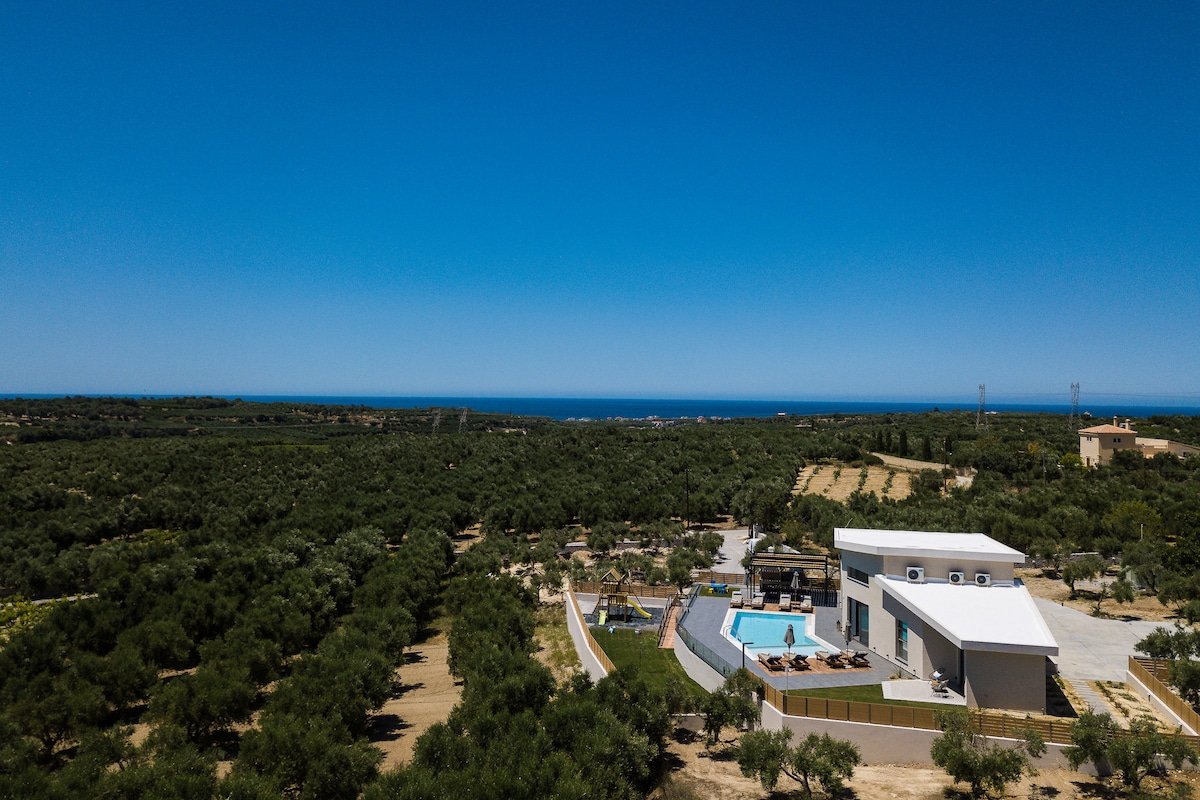 TreeTop Villa I, Views, Pool & Family Escape gallery image 5