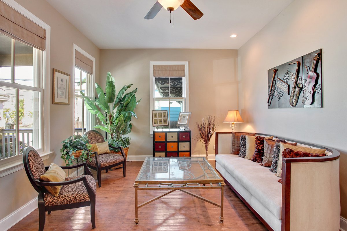 Luxury 4BR| Walk to Magazine St & Streetcar (Down)
