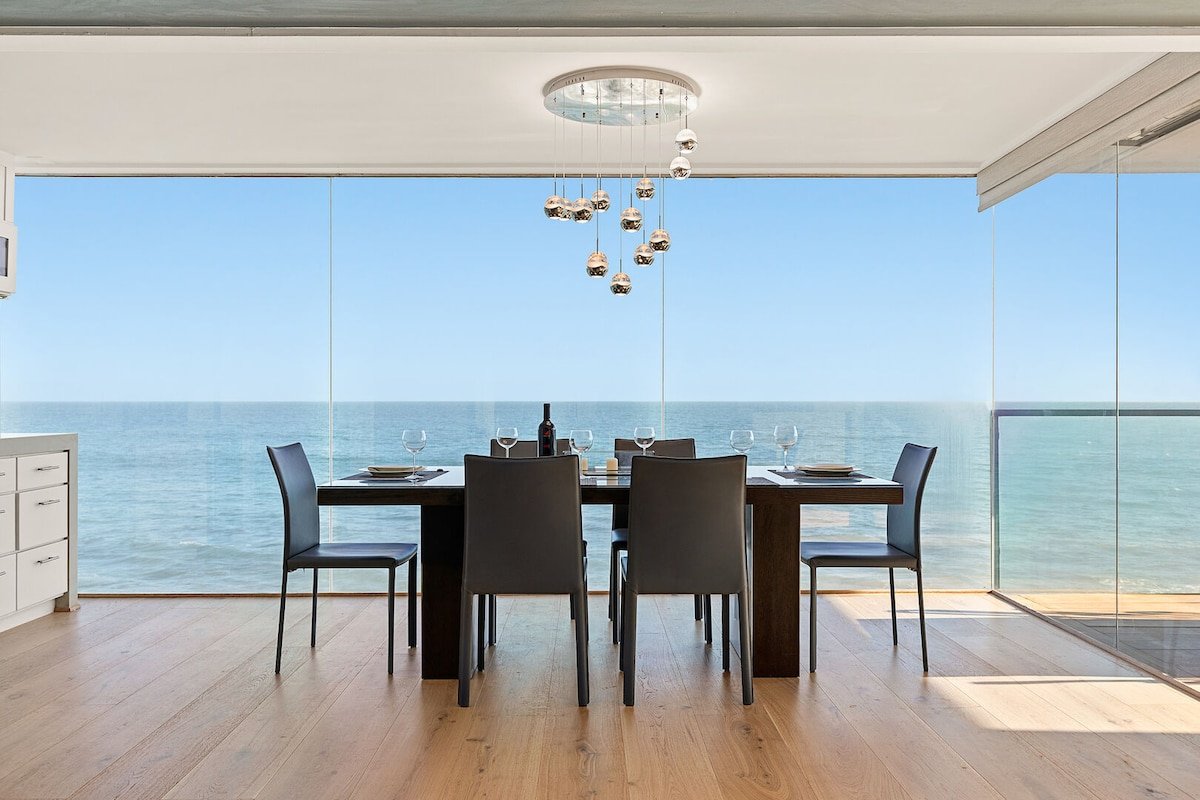 Infinity by Fieldtrip | Lux Four-Level Oceanfront gallery image 5