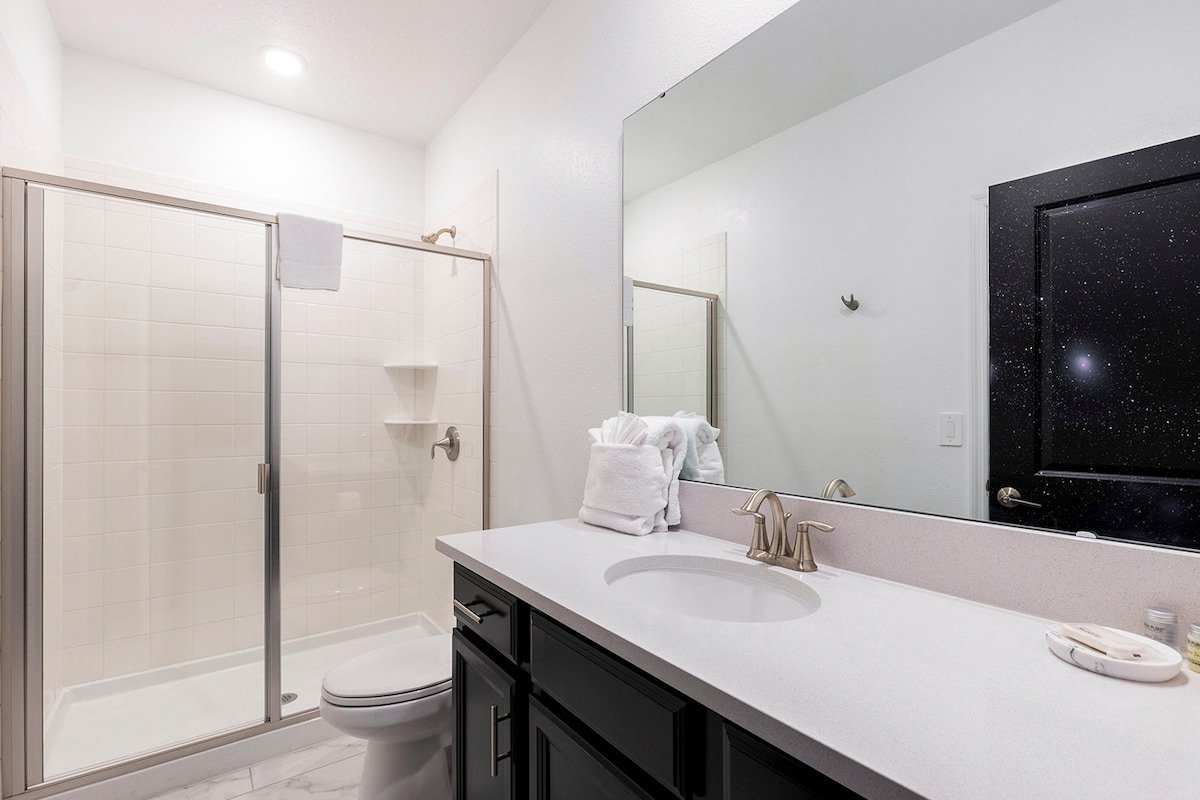 The Sea Renity gallery image 5