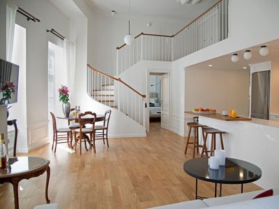 Voreas | 2BDR Suite Ermou Str. View | 4 Streets