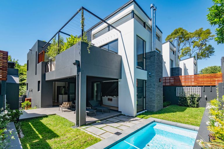 Newlands Avenue Villa featured image