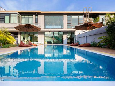 【曼谷市区700平网红高端泳池别墅】近地铁口超市/3晚以上免费接机一次/旅游路线定制