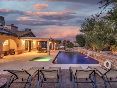 1 story luxury Pool, Spa, Sauna, Amazing back yard