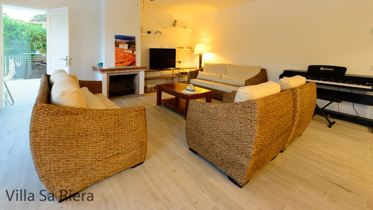 Villa Sa Riera, beautiful 6 bedroom home, own pool gallery image 4