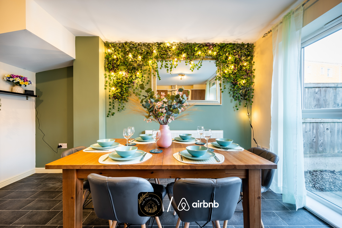 Comfy & Spacious 4BR Home for 9 with Parking