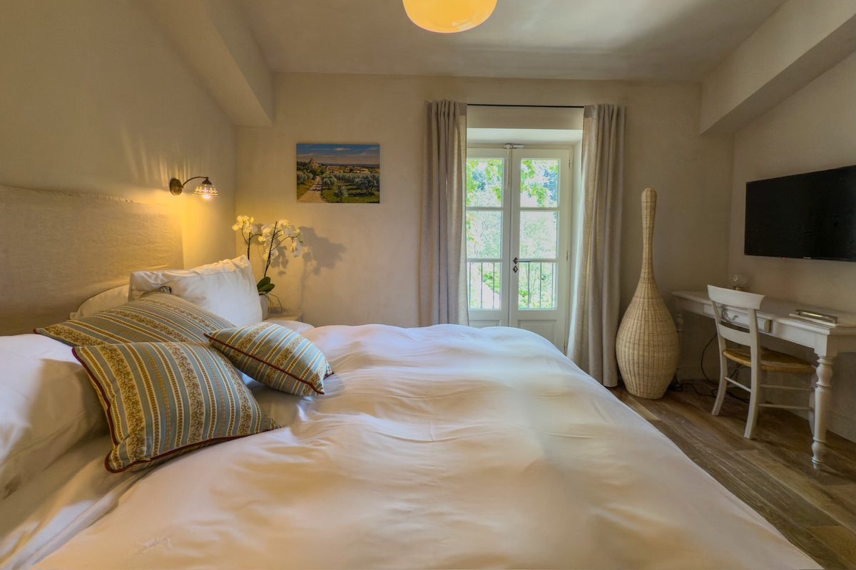 Casa Nostra gallery image 4