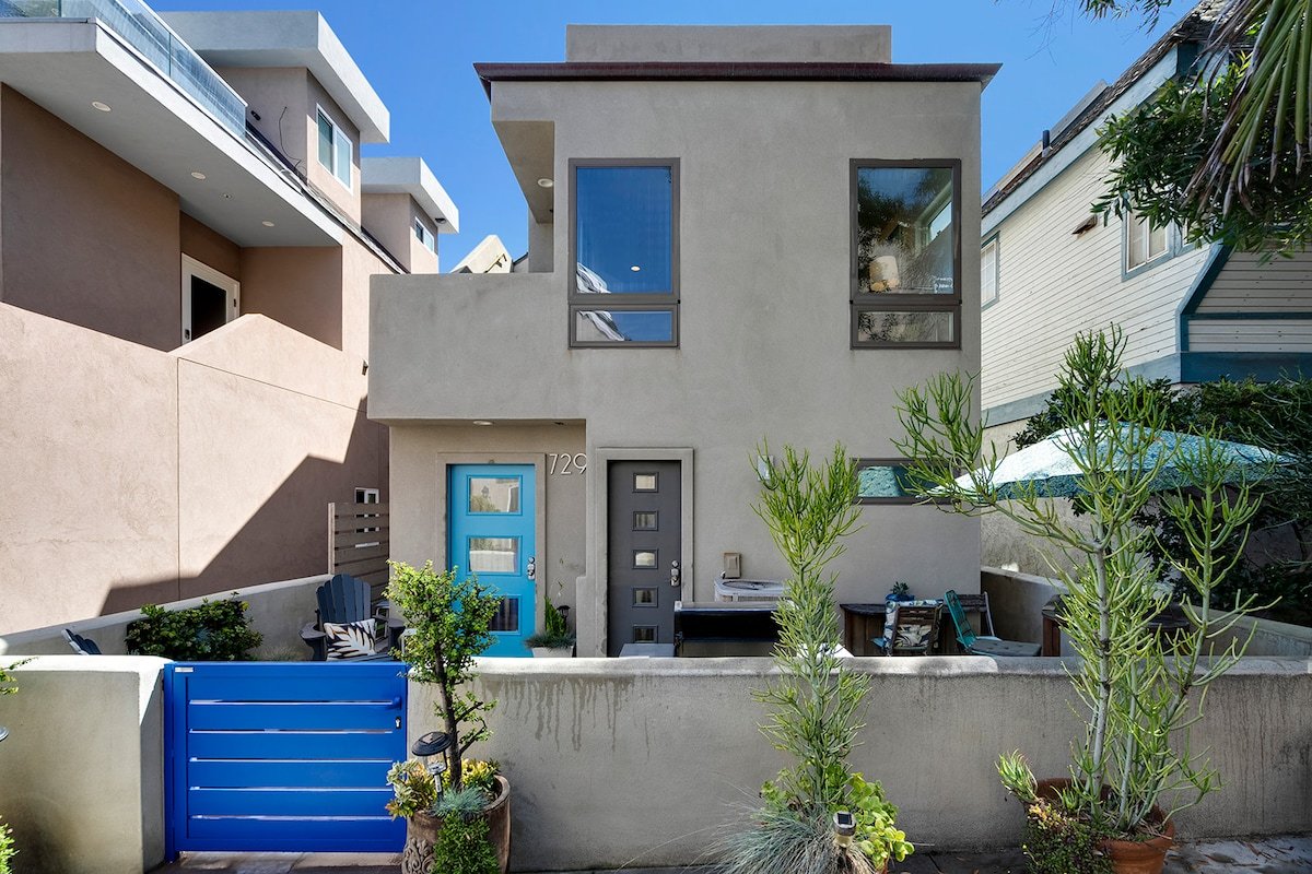 Modern Sandcastle 4bedRM/ 3.5 bath/AC by the Sea gallery image 2