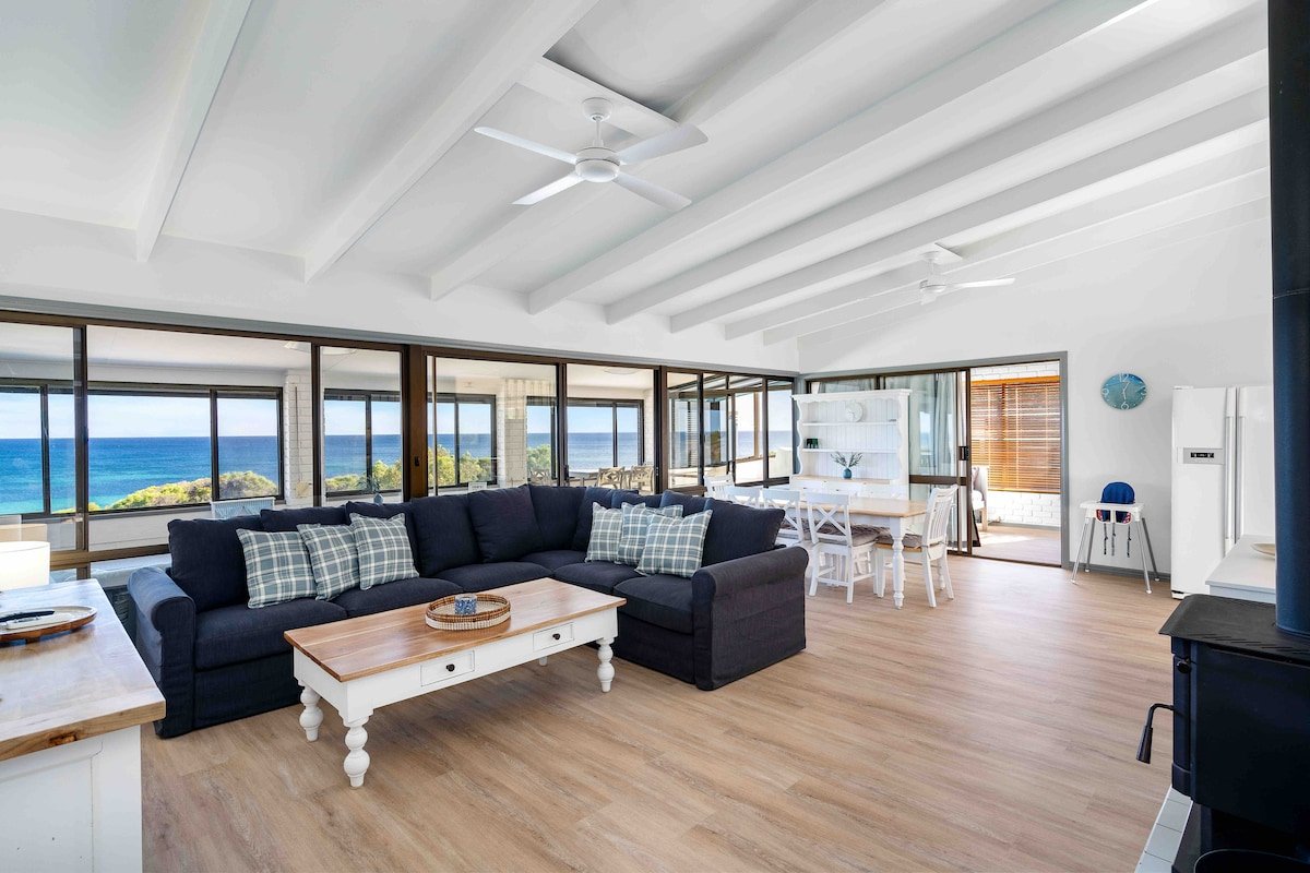Beachfront Penthouse by Peppy Beach Retreats® gallery image 2