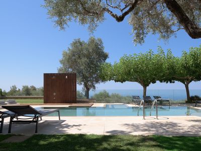 TheTree Villa, with Heated Pool & Spa Whirlpool