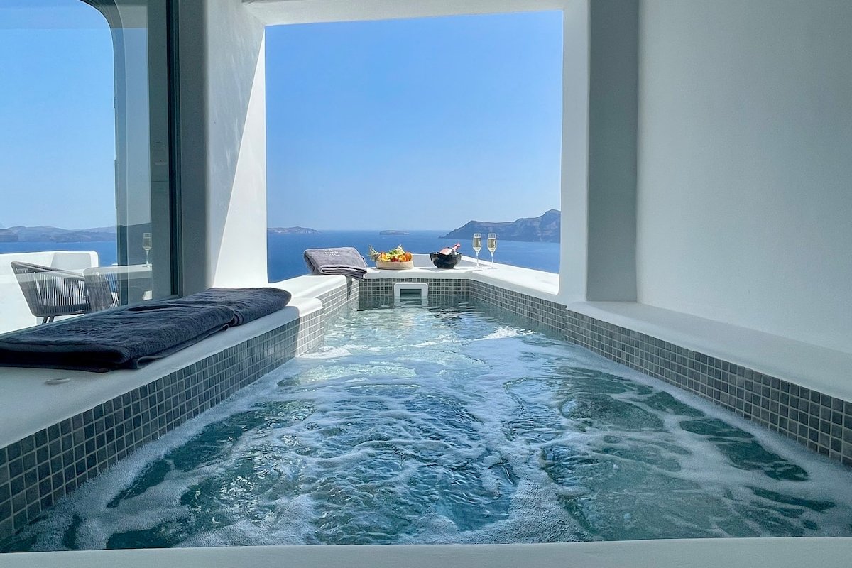 Èther luxury suites collection gallery image 2