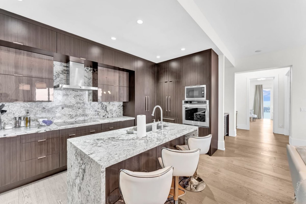 Downtown Luxury Condo with Lake Views + Parking!