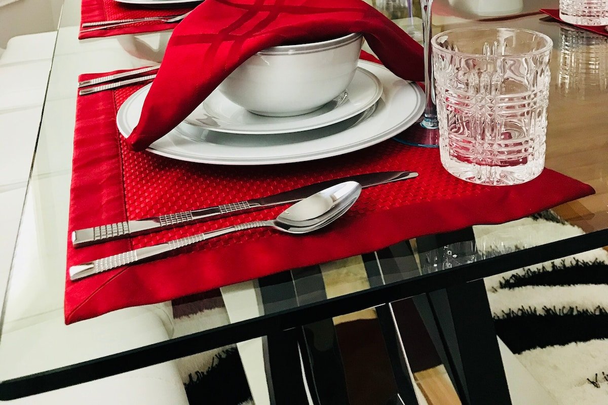 Triple Decker Guesthouse for up to 24 guests! gallery image 3