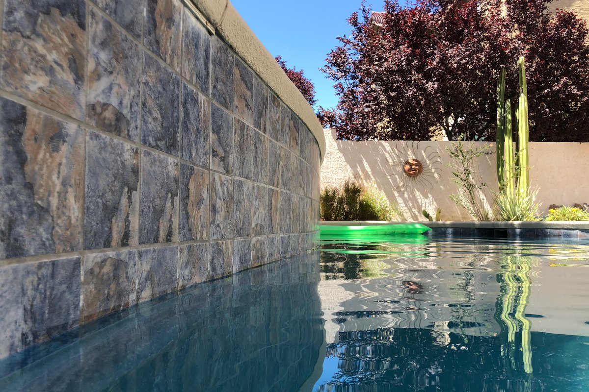 Well appointed crowd, pleaser!