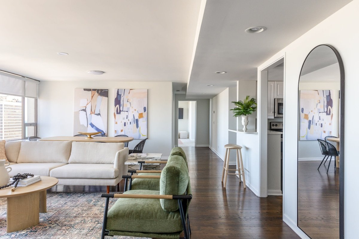 Luxury Designer Penthouse West |Pool| Gold Coast gallery image 3