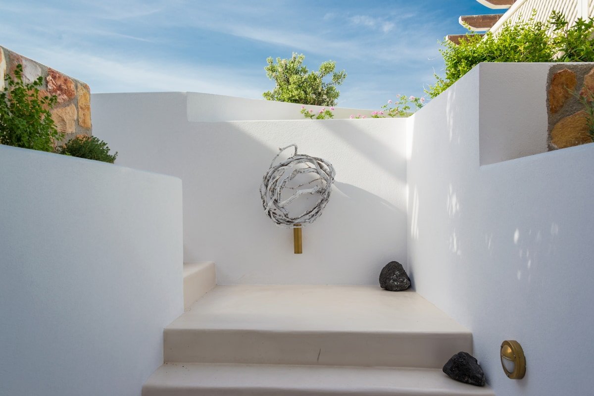Michaela villa akrotiri-Santorini gallery image 4