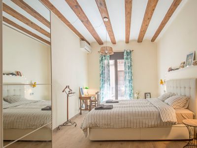 Spacious central apt, 4BR, AC, Wi-Fi, Gothic