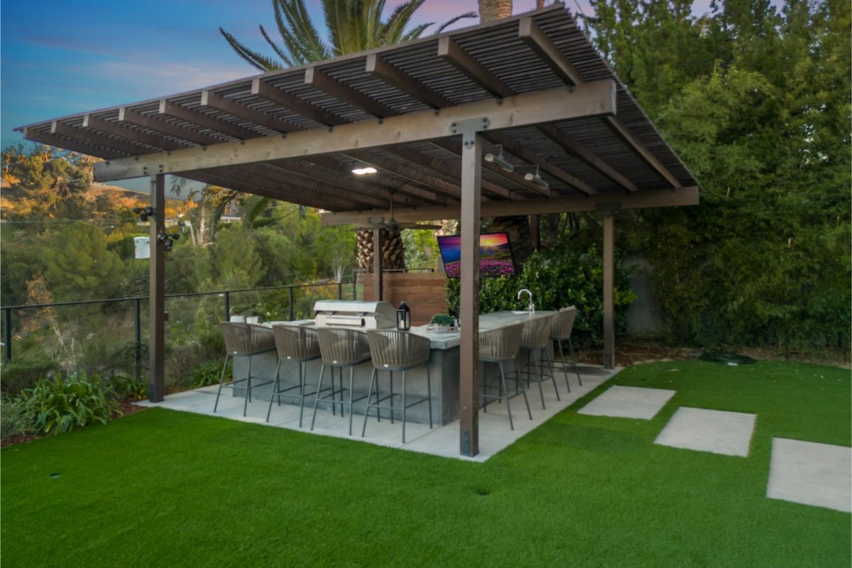 Skyline Luxe Escape w/ Unmatched Views & Serenity gallery image 5