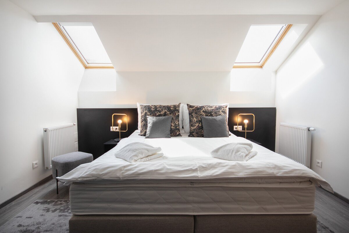 Trendy Unique Apt in Prague wth A/C – CORU House gallery image 2