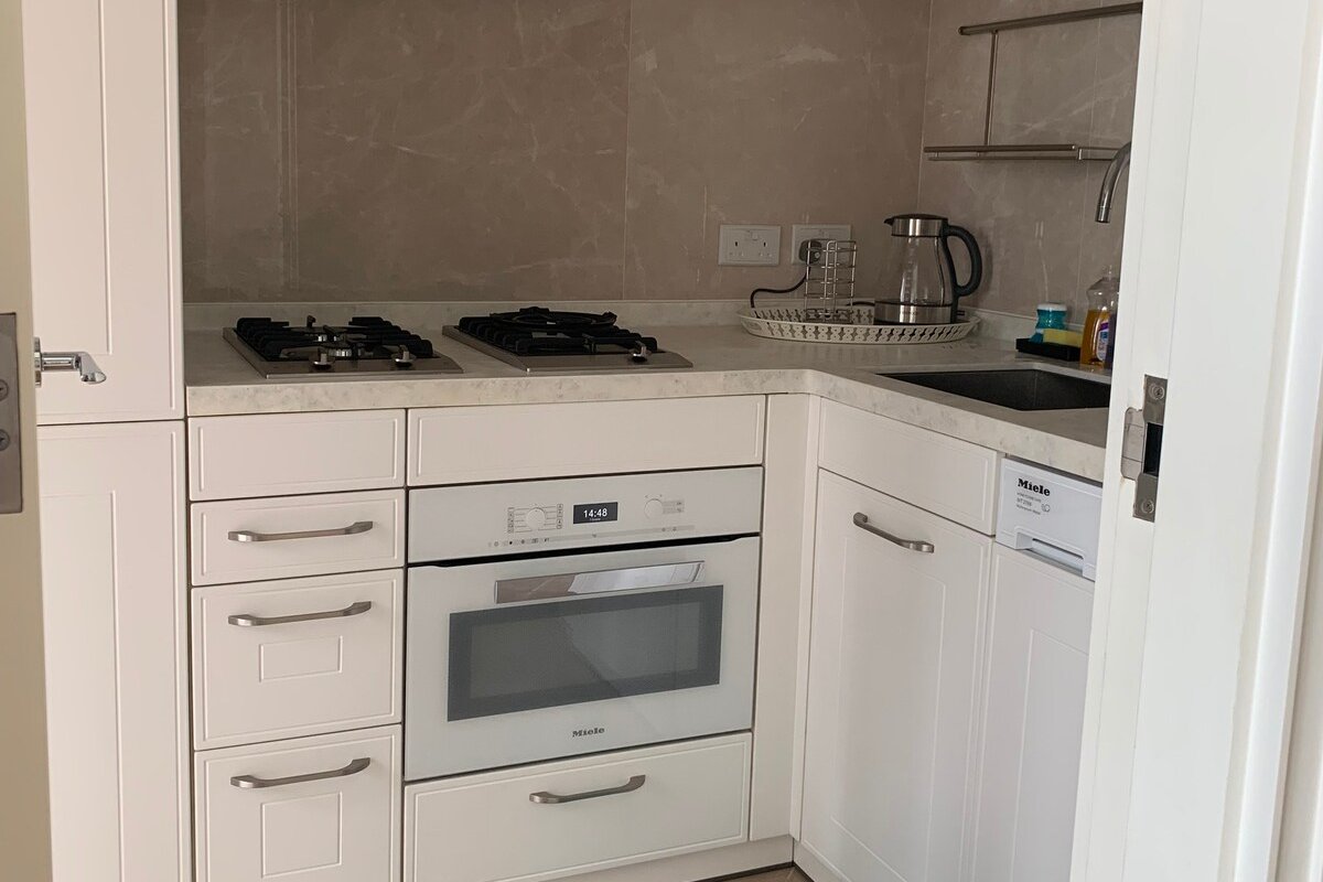 Lovely two bedroom apartment in Sai Ying Pun gallery image 5