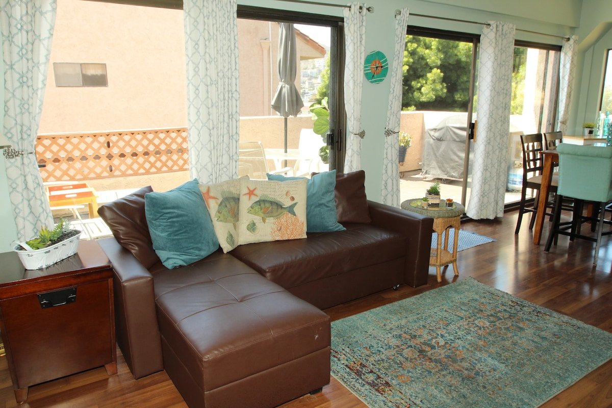 Spacious, View, BBQ, Walk to Beach, Restaurants gallery image 3