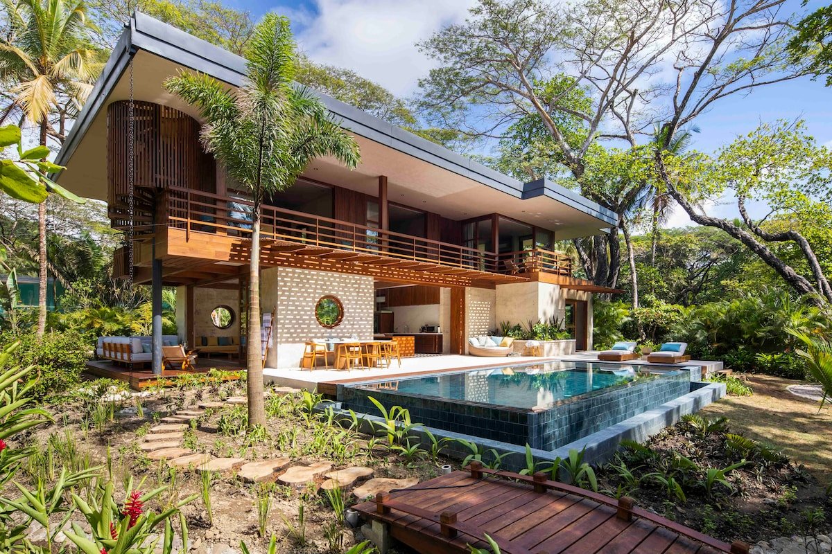 Medusa – Beachfront Luxury Villa at Rayo Verde gallery image 2