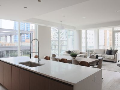 Luxury Loft Collection 703 – Terrace – River North