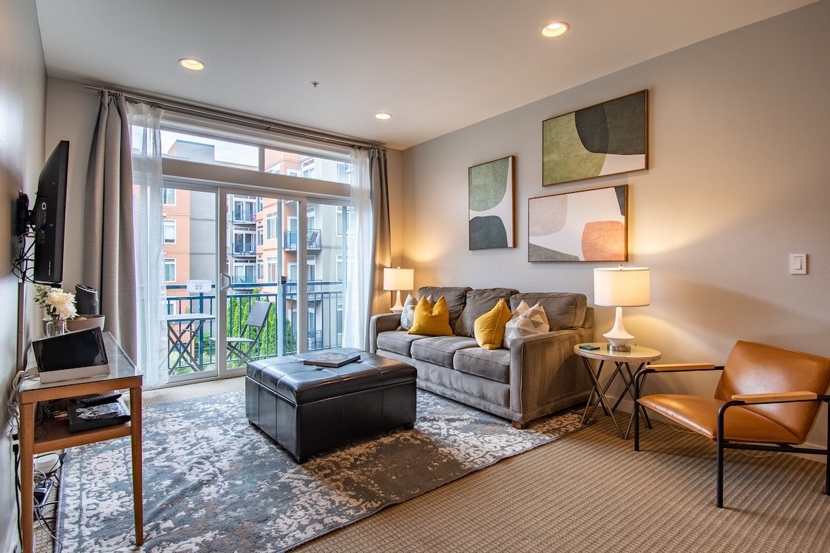 Beautiful Home in the Heart of Seattle! gallery image 2