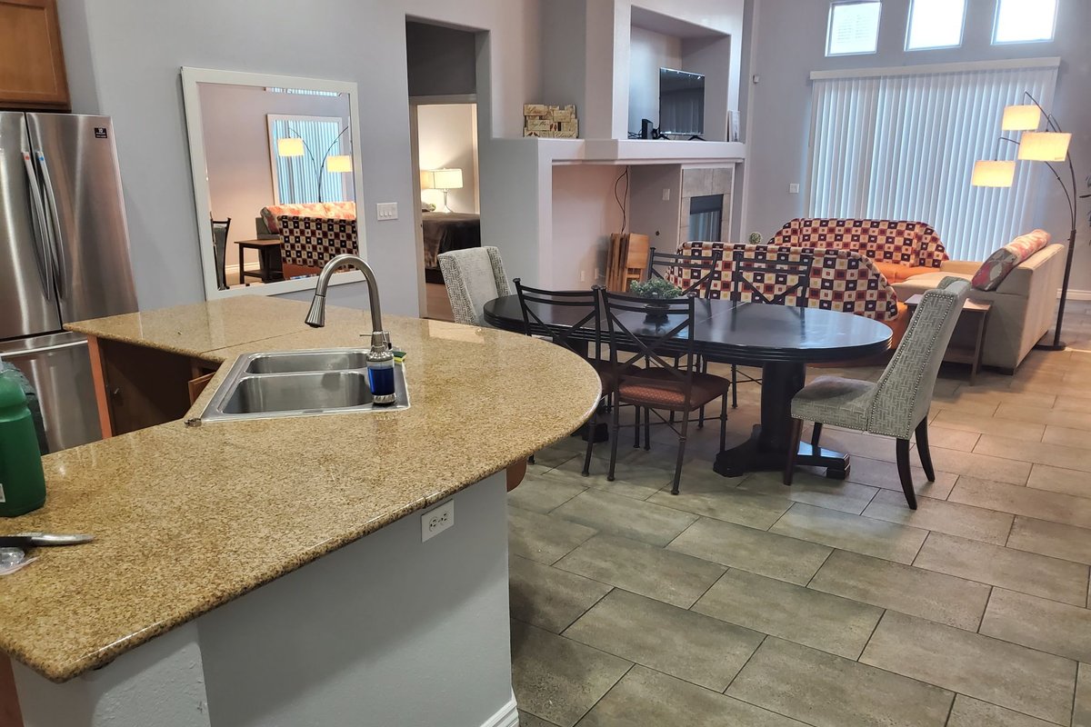 EDC Mini Castle *Newly Renovated * CLOSE TO VENUE