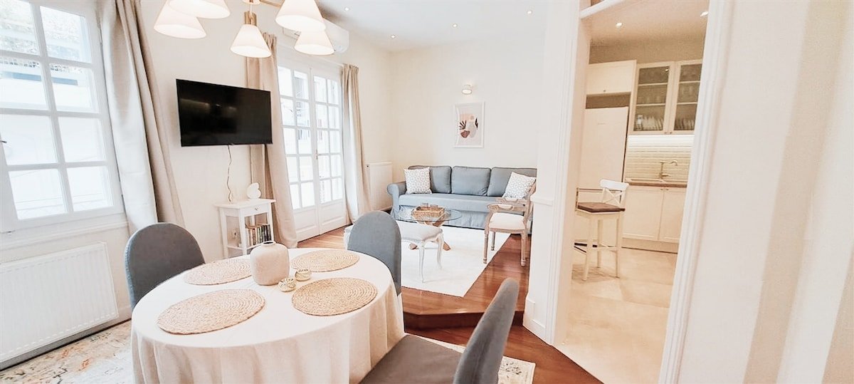 Luxe Acropolis View/110 sqm/Apt/2 BR/WiFi/AC gallery image 3