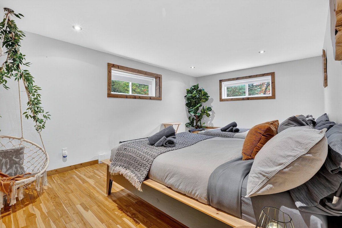 Villa Nature Luxe Chalet: Lake Access+Private Spa gallery image 2