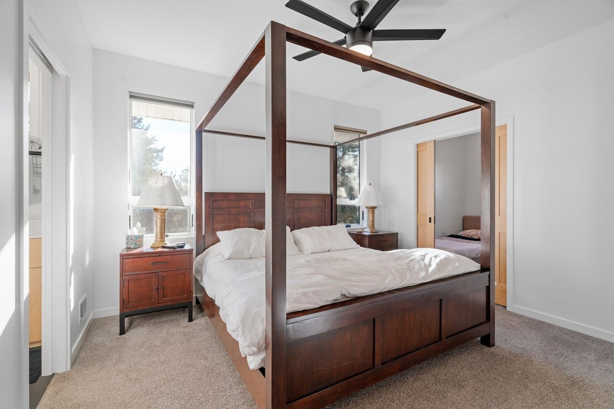 MINNeSTAY* The Happy Home | Sport Court! gallery image 5