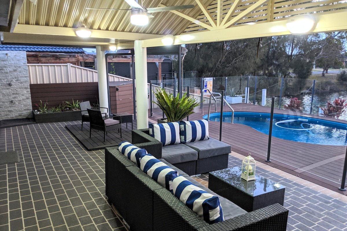 Grand Riviera Forster- waterfront, pool, wharf gallery image 3