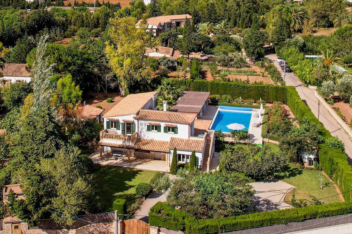 Luxury villa with heated pool in Port Pollença gallery image 2